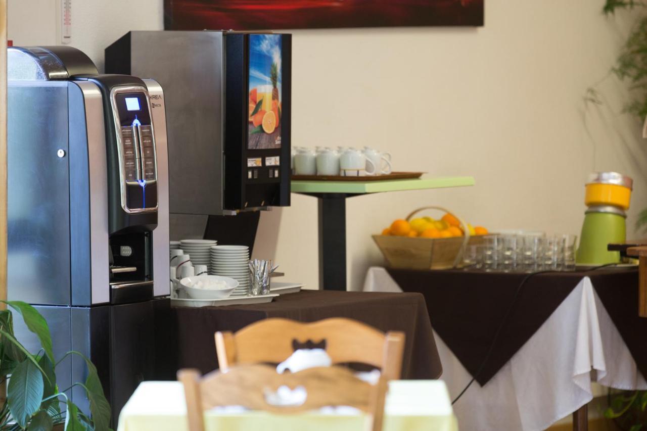 Logis Hotel Restaurant Solenca Nogaro Luaran gambar
