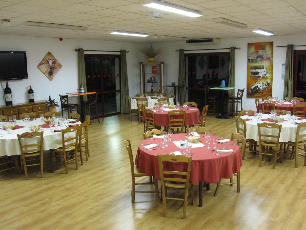 Logis Hotel Restaurant Solenca Nogaro Luaran gambar